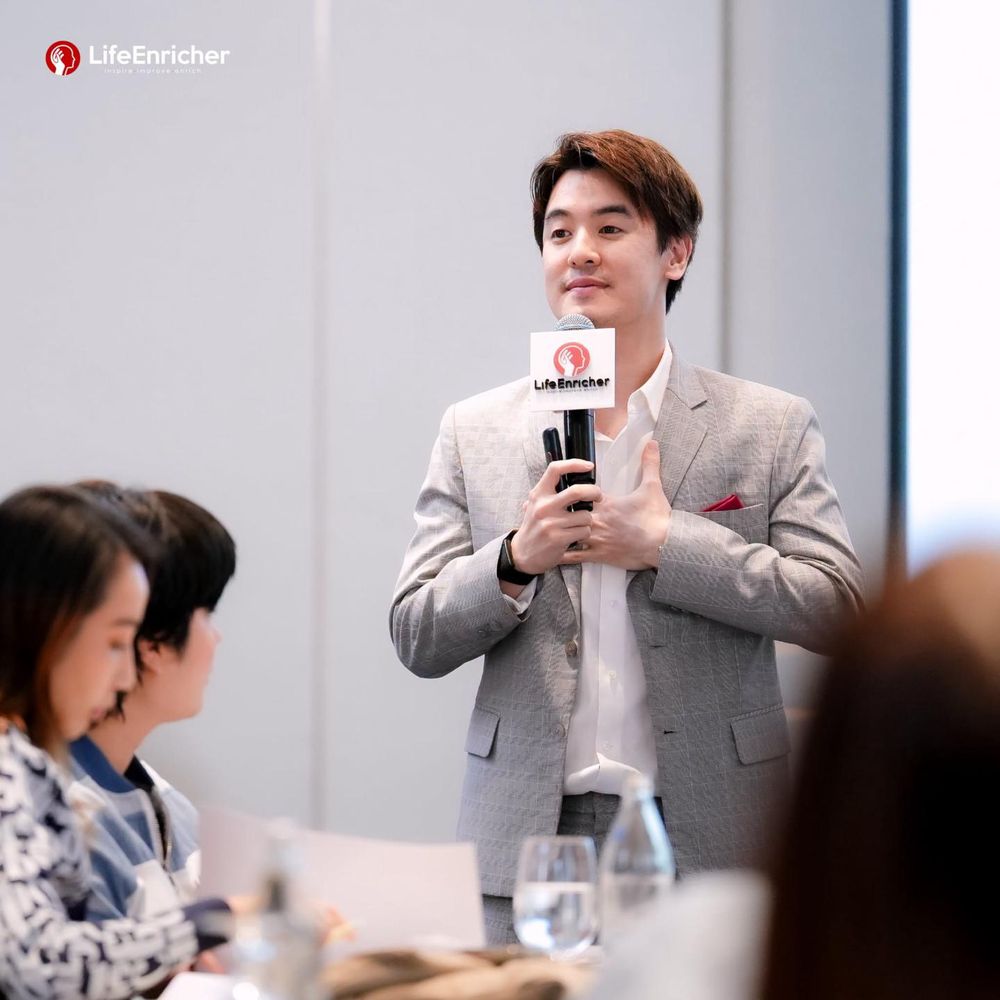 โค้ชโอม หะริน จงเจริญรัตน์ กำลังบรรยาย