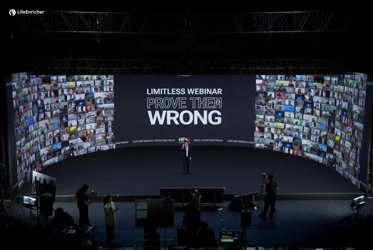 เวทีสัมมนาออนไลน์ LIMITLESS WEBINAR